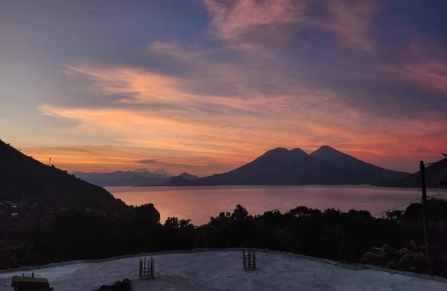 Starship InnerPrize -Villa with lake views! Yoga platform. Rooftop terrace..