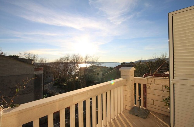 Studio flat with terrace and sea view Kaštel Kambelovac, Kaštela (AS-8627-m)