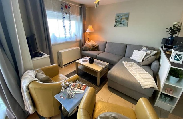 N40C Unique flat overlooking the canal 4p