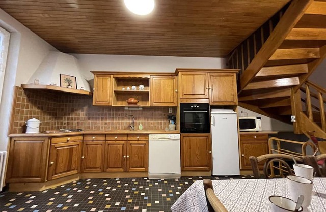 Gite Ferrières-sur-Sichon, 5 bedrooms, 10 persons