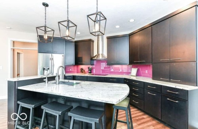 Large four bedroom house with pool and outdoor kitchen near Grand Park