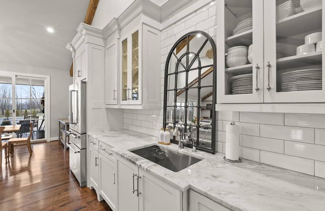 5 bedroom Farm Stay in Lexington! Experience Bloom & Berry Farm!