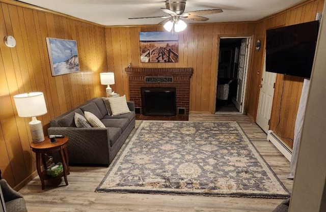 Farm Fun Beach Sun in Enchanting Kittery Maine Best of All Amenities