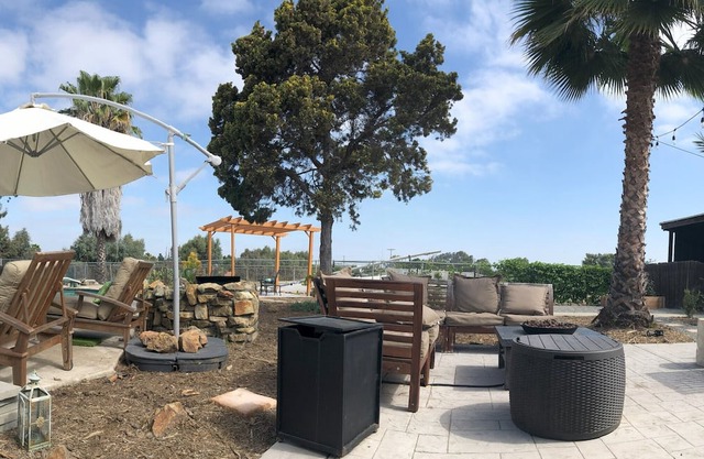 0.5 Acre Craftsman House with Private Pool- 15 minutes from Downtown San Diego