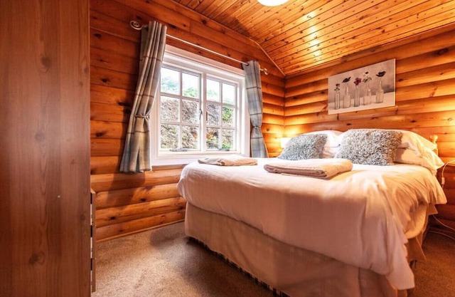 Brenin 3 Bedroom rural wood Lodge nr Coed y Brenin