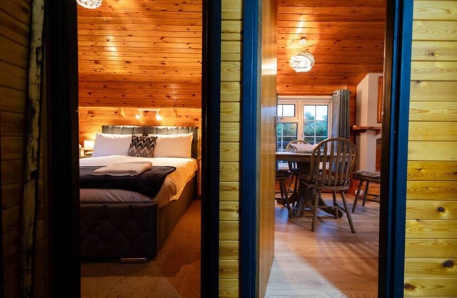 Log Cabin Country Hideaway in Snowdonia 2 Bedrooms