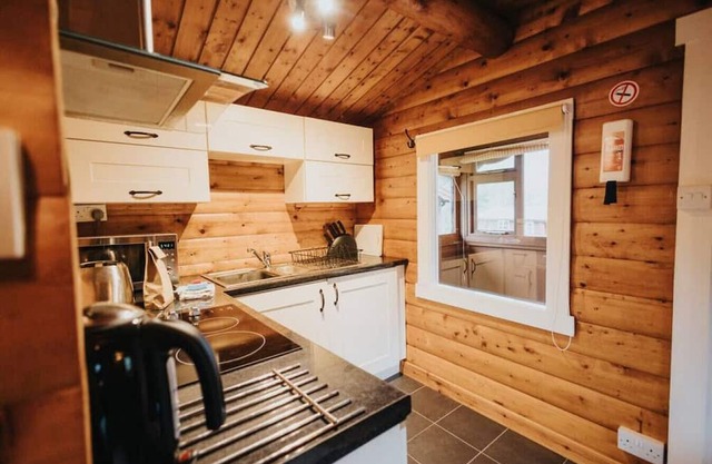 Stunning 2 Bed Log Cabin: Snowdonia Coed y Brenin