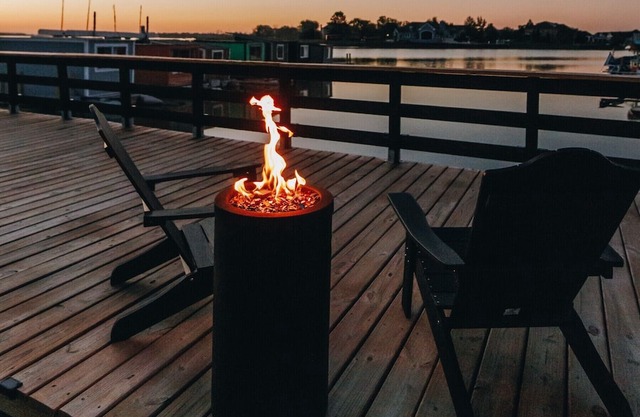 Houseboat Couples Retreat at SoLSTAY