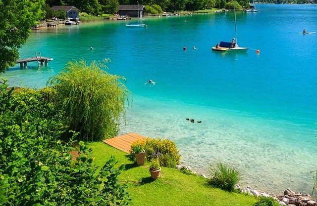 Apartment 5 with balcony and in view of Untersberg