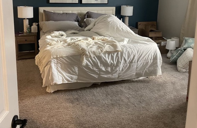 Spacious 6-bedroom house in charming La Grange with AC, WiFi