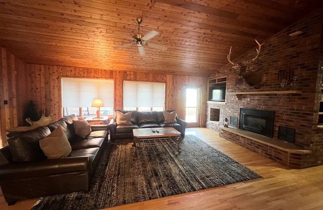 Cozy Lakefront Home, 3Br/2Bth Dead Lake, MN