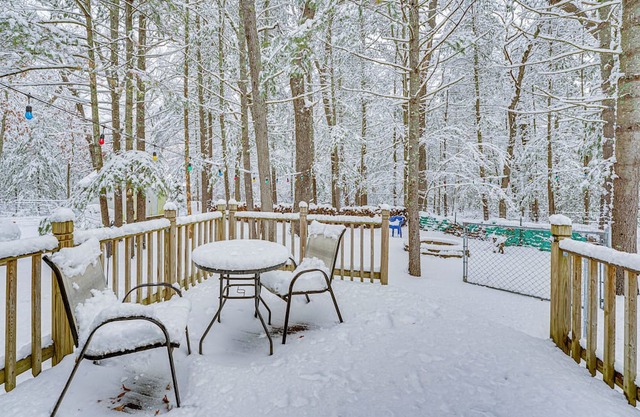 Charming Baldwin Cabin w/Fenced Yard + Fire Pit!