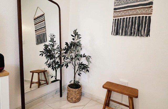 Modern, Stylish & Great Location