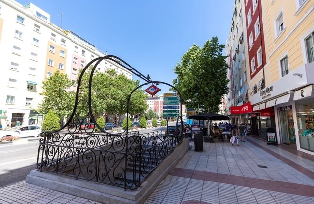 Apartamento de Tres Habitaciones en Principe de Vergara