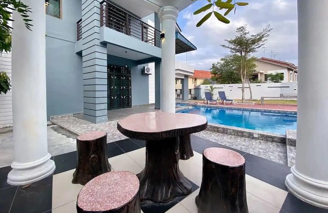 A Chic & Comfy 4BR Home with Private Pool