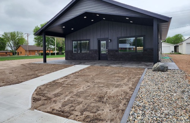 Modern, clean, and relaxing home suited for the family, or an intimate get away