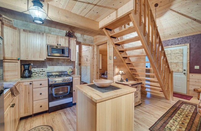 Barnum Cabin on 30 Acres w/ Soo Line Trail Access!