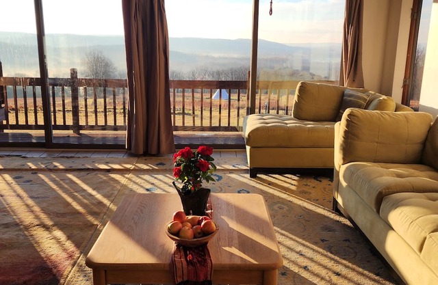 Valley Views Serene Retreat