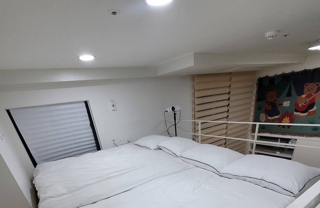 Central Gangnam Suite close to shops, centers, metro