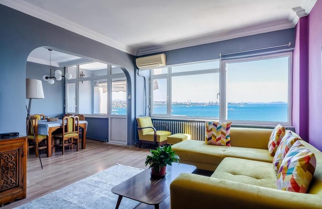 Magnificent Sea View Flat 5 min to Istiklal Square