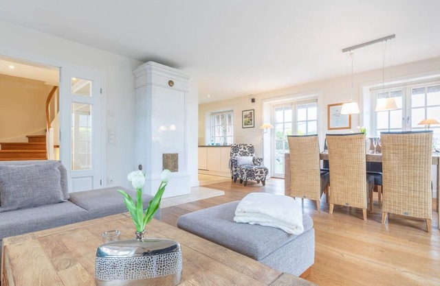 Hüs bi Koog 1 - Hüs bi Koog 1 - Reetgedeckte Doppelhaushälfte in den Morsumer Wiesen