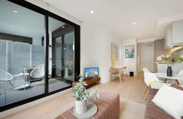 Cool and Contemporary on the City’s Edge