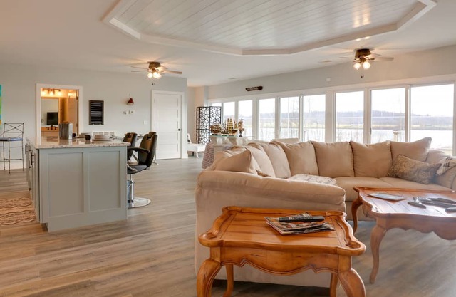 Waterfront Retreat w/ Dock on Turtle Creek Bay!