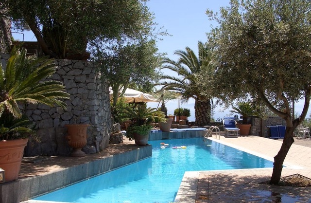 Casa Mera Uno - Two Bedroom Apartment, Sleeps 4