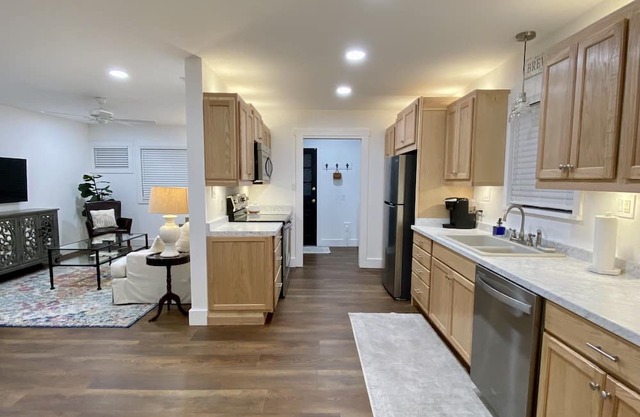 The Reunion House Is a Great Retreat in The Heart of Brewton, Alabama!