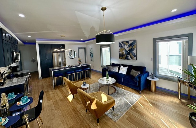 Holiday Ready 24kt Gold Elegant Home