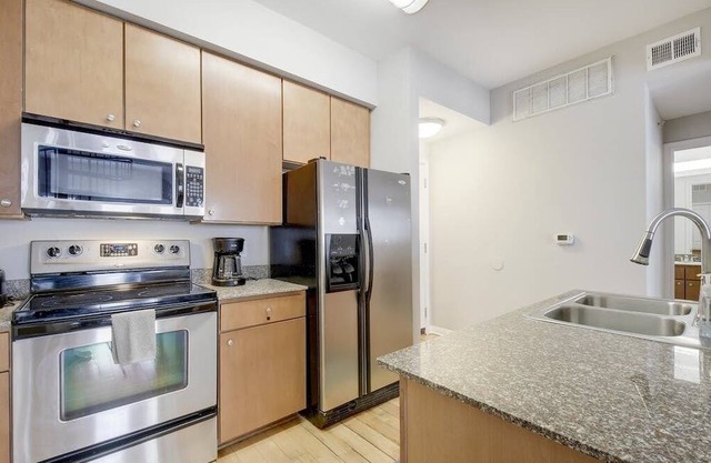 3 Bed/2 Bath West Campus Penthouse Condo in the Heart of Austin