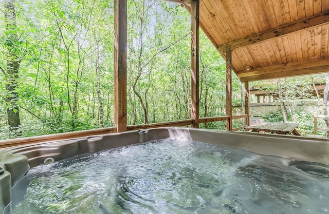 2 bedroom accommodation in Freehay, Cheadle