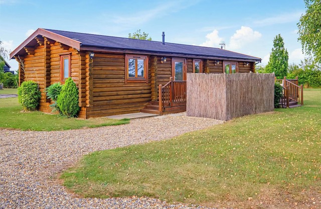 One double with en suite shower and one twin.