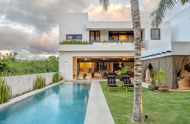 Casa del Viento: 5BR Villa w/Pool, Lagoon access with Jetty in Puerto Aventuras