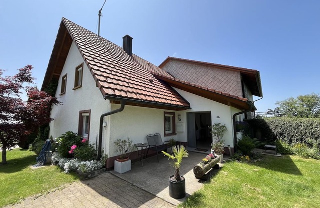 Beautiful private villa for 6 guests with WIFI, TV, patio and pets allowed