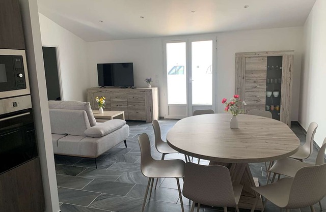 New house near beach, 3 bedrooms, sleeps 6 in Saint-Denis d'Oléron