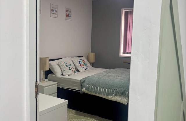 Green Road Haven - Cozy Retreat in Dudley