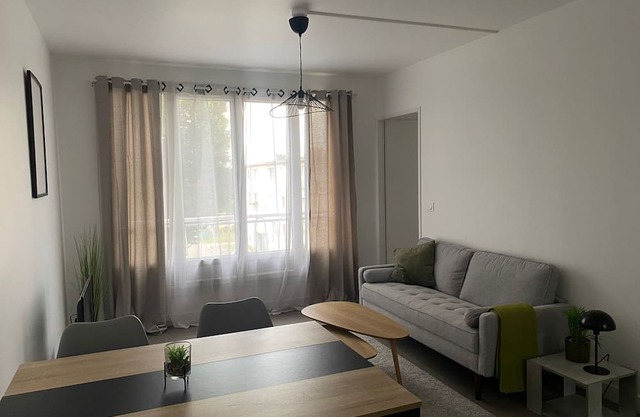 The cosy nest 500m from the station