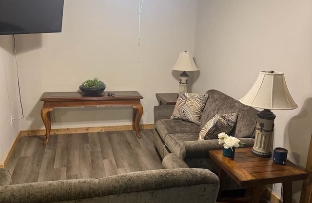 Charming 2-bedroom bungalow in Pine City with AC