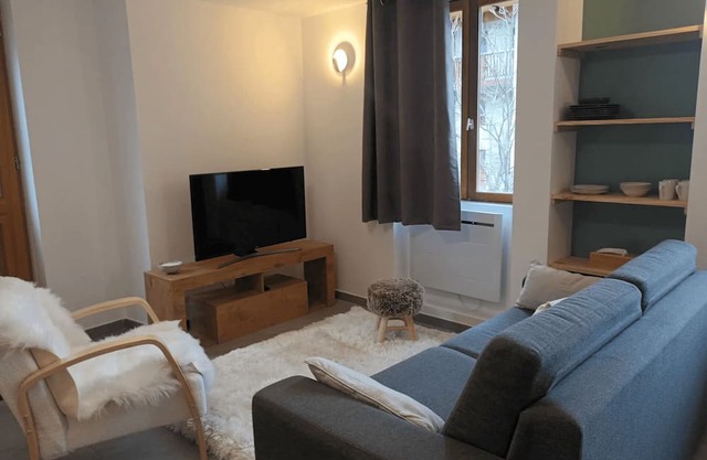 Renovated 4-person apartment - Les Belleville