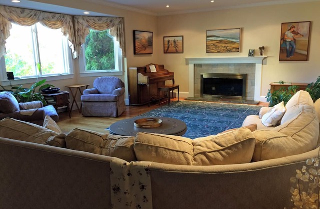 3-bedroom Ranch house between Waban Village and Four Corners