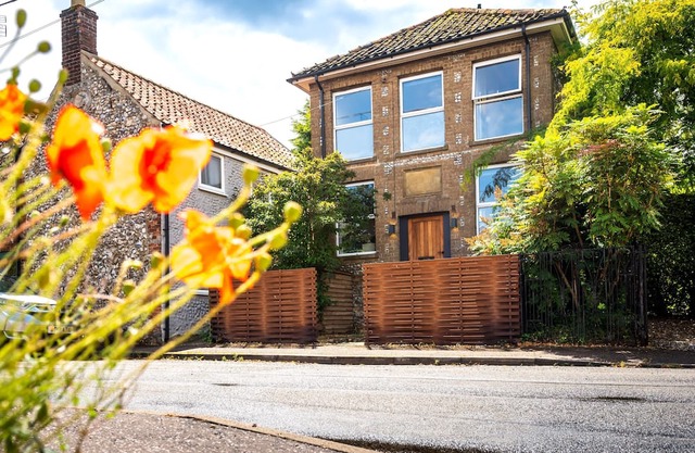 The Old Chapel in Syderstone is a stylish property with a modern contemporary feel. Full of characte