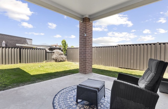 Family Retreat with Garden and Parking