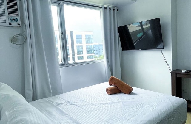 Warm Urban Studio with modern design