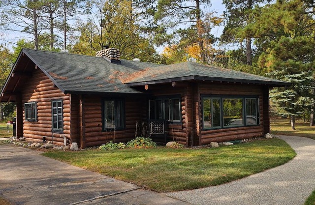 Peaceful 2-bedroom house with AC in Park Rapids