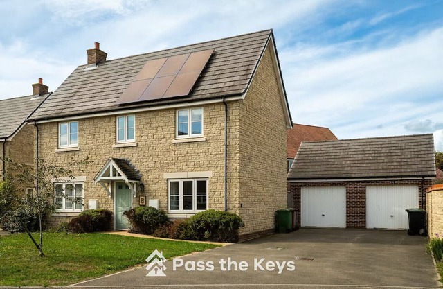 Pass the Keys | Spacious, Modern Family Home - 20 mins to Oxford