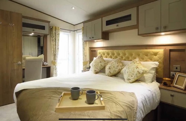 Fabulous Coastal Caravan Retreat 🌊 | Modern Comfort & 5★ Facilities – Cayton Bay