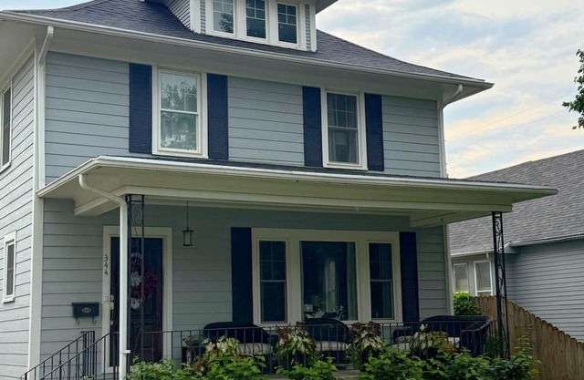 Historic 3-bedroom house, Walking distance to downtown Fremont, Host Friendly