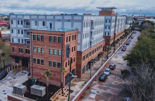 Savannah 1-Bed Apt w/Pool and Gym