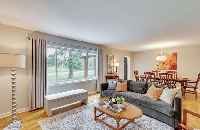 Topeka Farmhouse Hideaway: 5 Mi to Downtown!